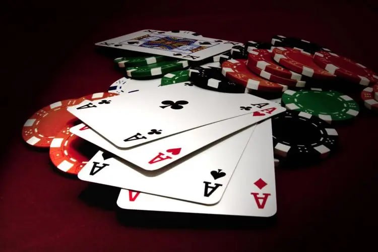 Fitur bonus putaran gratis dan roda jackpot Mega Moolah